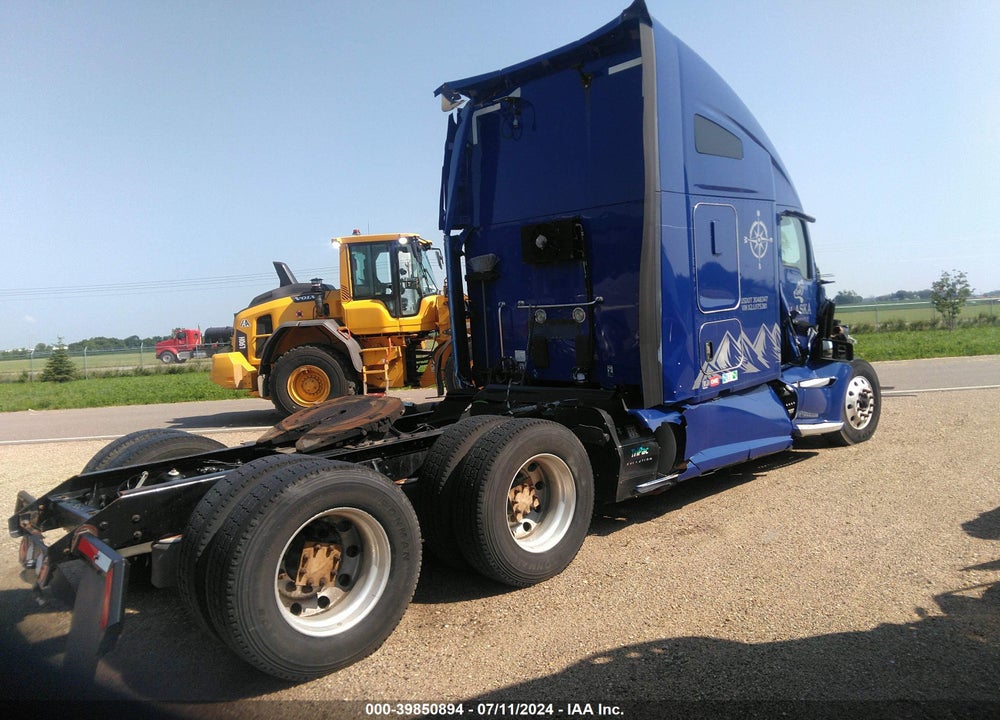 2018 KENWORTH T680 VIN: 1XKYD49X2JJ175381
