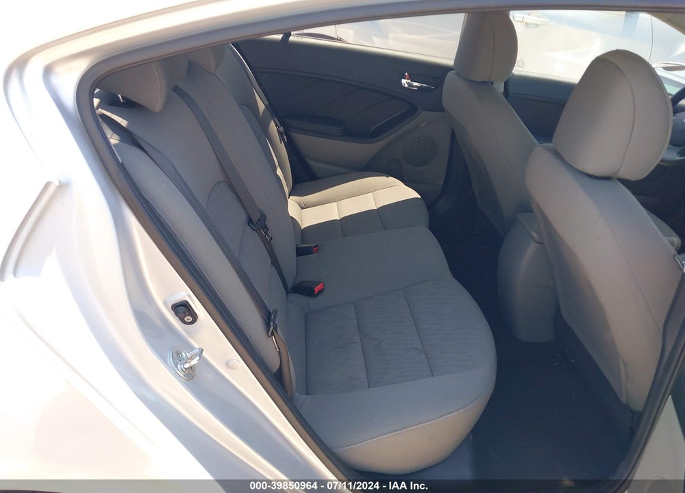 2016 KIA FORTE LX VIN: KNAFK4A66G5495748