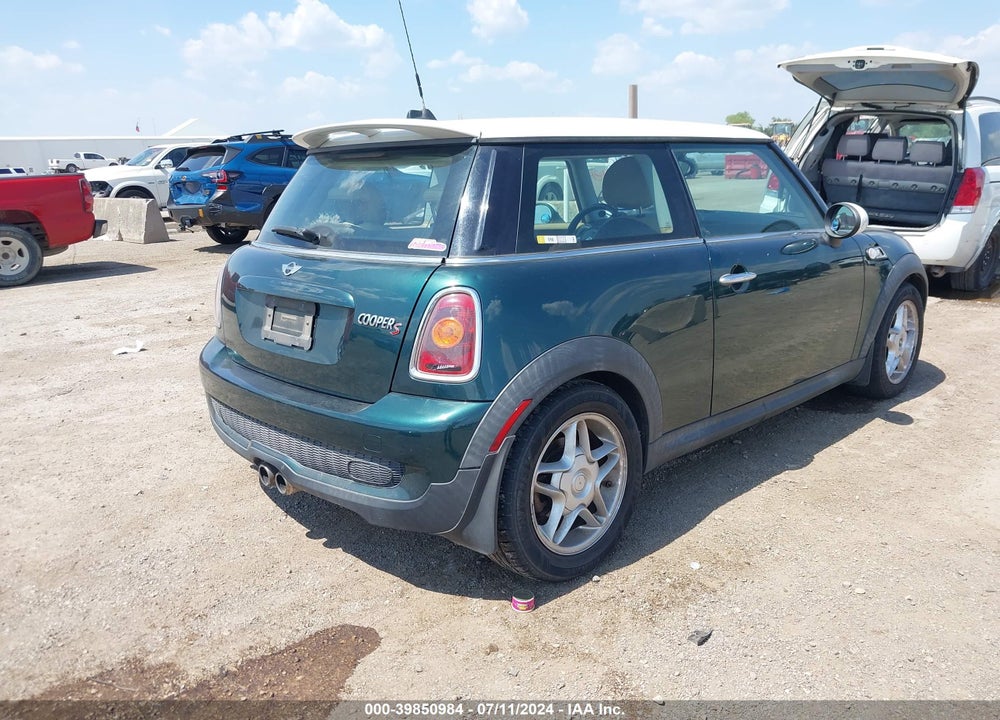 2007 MINI COOPER S VIN: WMWMF73517TT85736