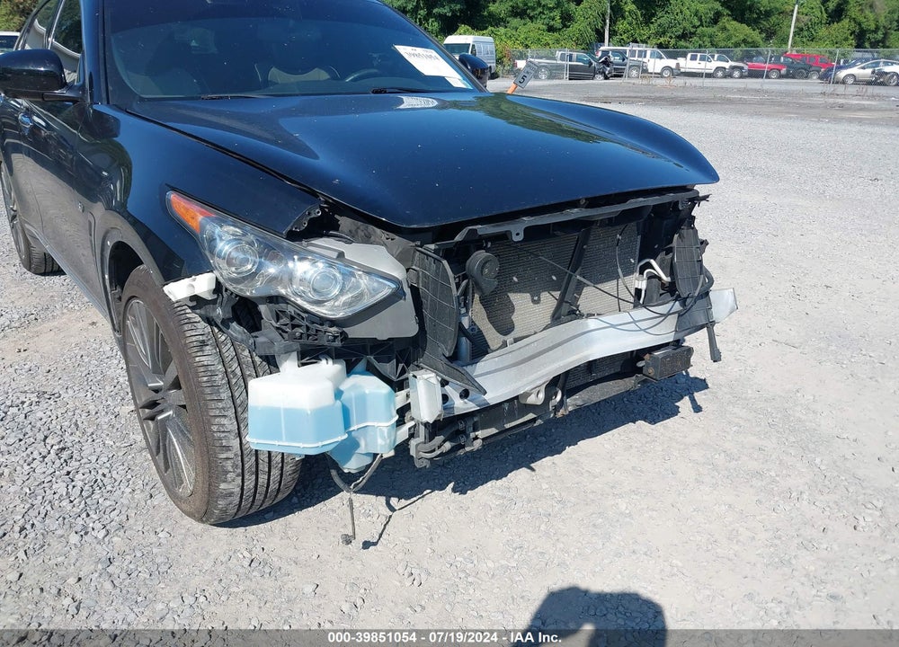 2017 INFINITI QX70 VIN: JN8CS1MW4HM411468