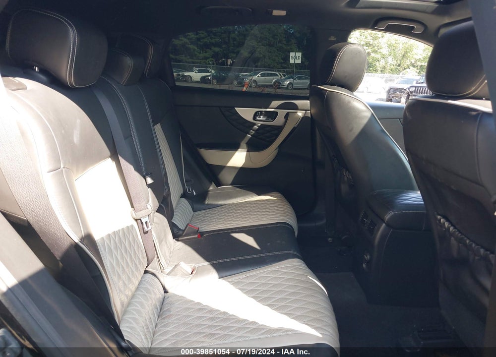 2017 INFINITI QX70 VIN: JN8CS1MW4HM411468