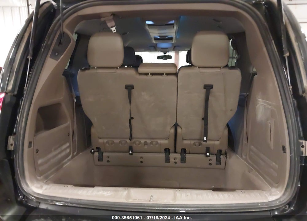 2011 CHRYSLER TOWN & COUNTRY TOURING-L VIN: 2A4RR8DG2BR713147