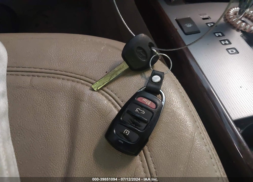 2009 HYUNDAI AZERA LIMITED VIN: KMHFC46F89A380180