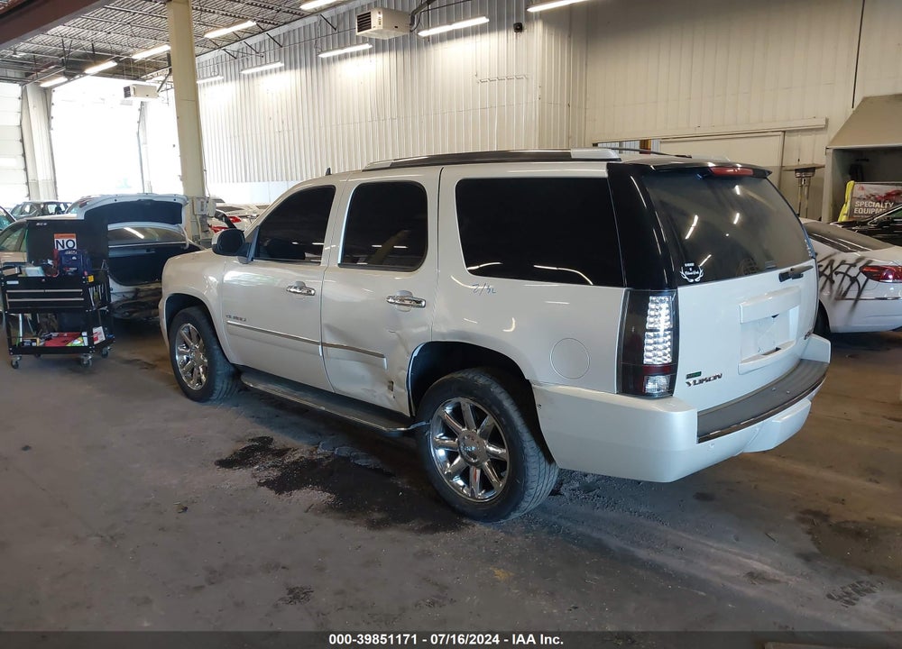 2011 GMC YUKON DENALI VIN: 1GKS2EEF8BR164306