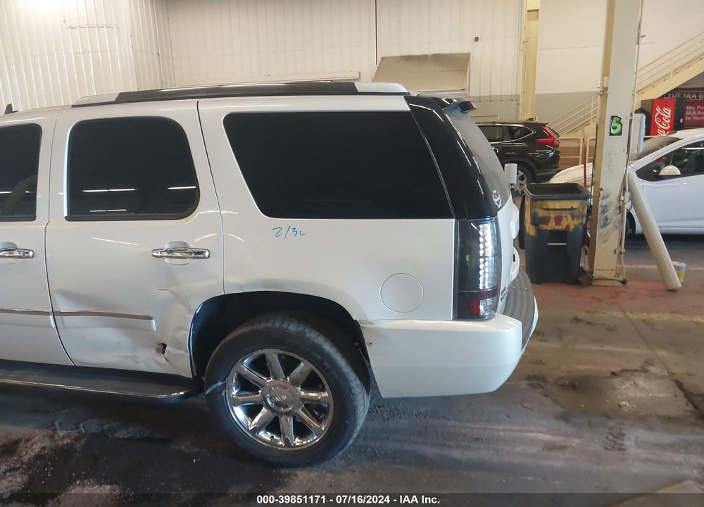 2011 GMC YUKON DENALI VIN: 1GKS2EEF8BR164306