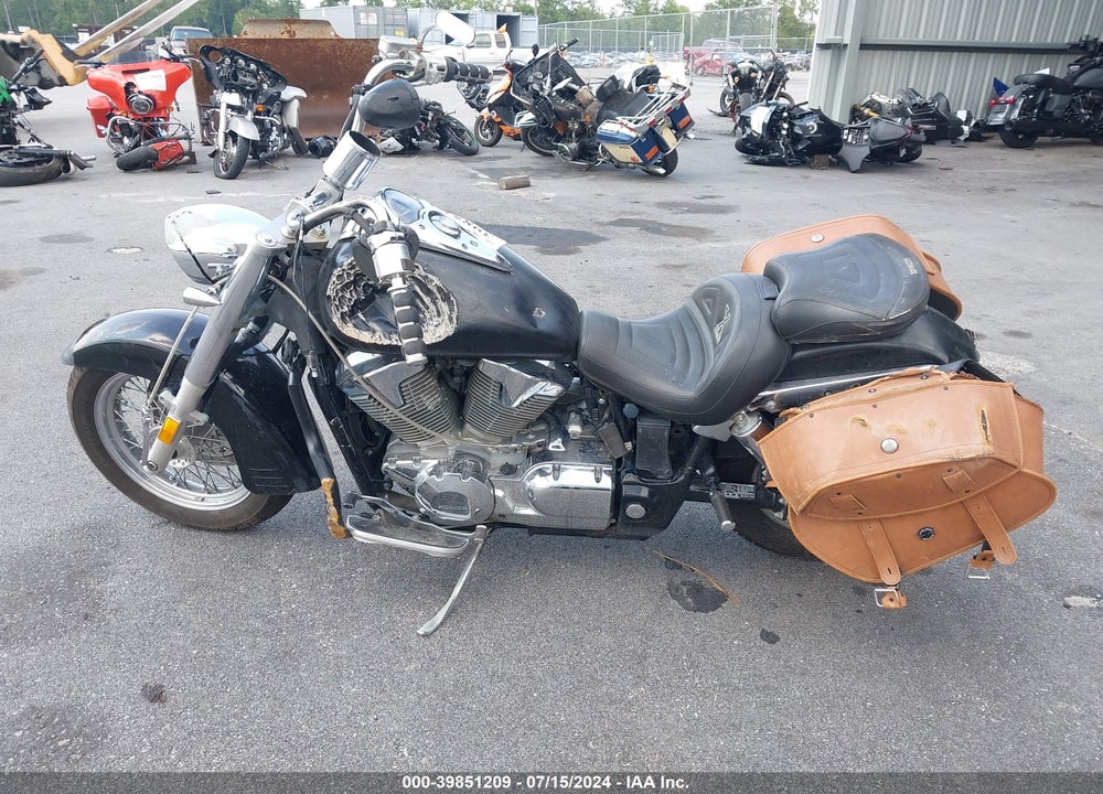 2004 HONDA VT1300 S VIN: 1HFSC52074A107725