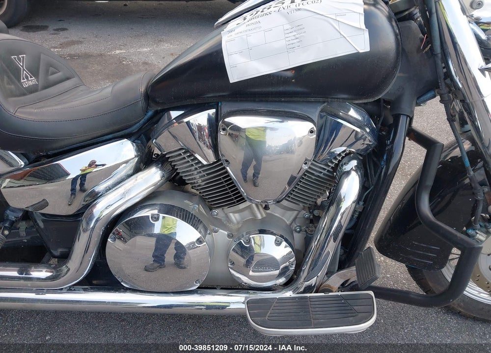 2004 HONDA VT1300 S VIN: 1HFSC52074A107725