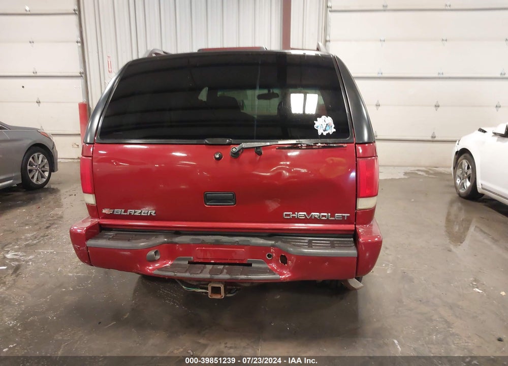 1998 CHEVROLET BLAZER LS VIN: 1GNDT13W6W2126592