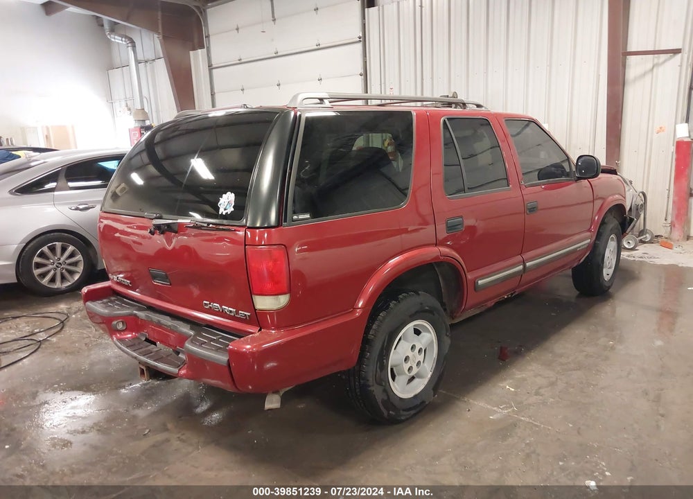 1998 CHEVROLET BLAZER LS VIN: 1GNDT13W6W2126592