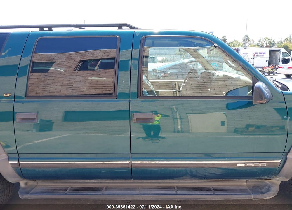 1997 CHEVROLET SUBURBAN 1500 VIN: 3GNFK16R5VG183194