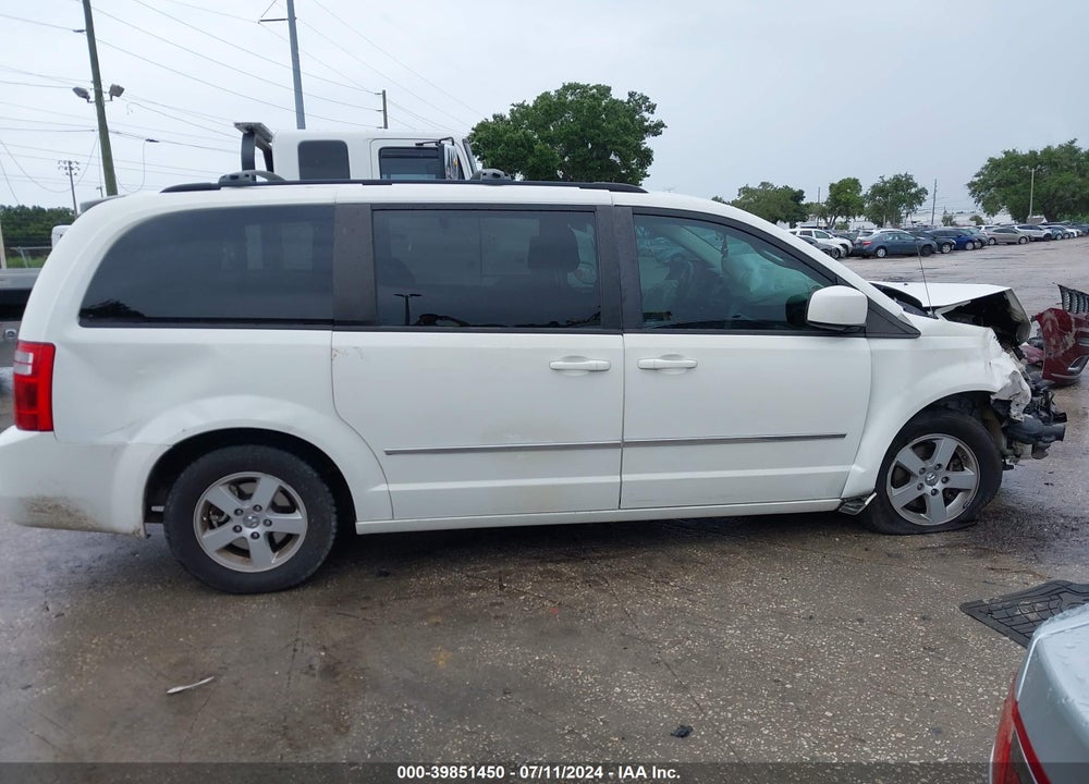 2010 DODGE GRAND CARAVAN SXT VIN: 2D4RN5D11AR462361