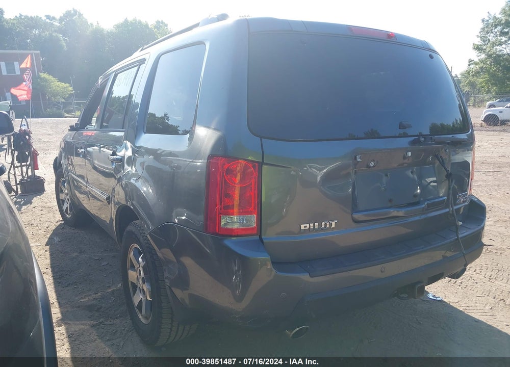 2011 HONDA PILOT TOURING VIN: 5FNYF4H99BB061282