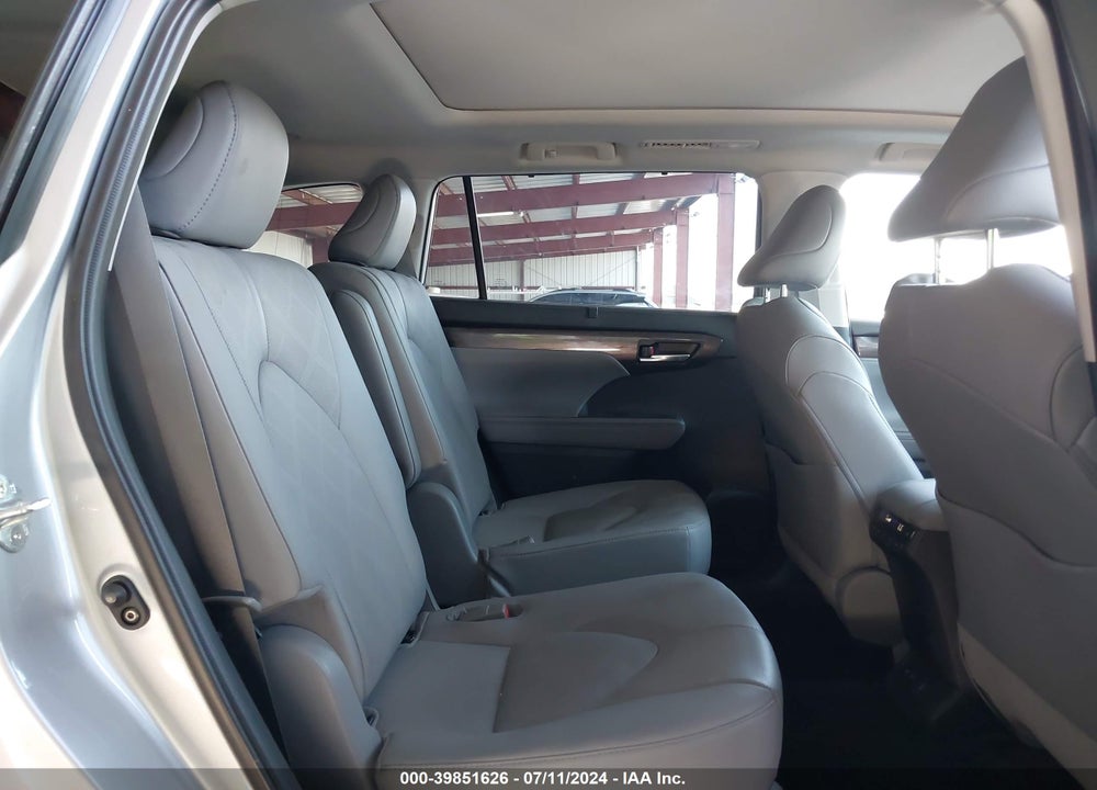 2021 TOYOTA HIGHLANDER PLATINUM VIN: 5TDFZRBHXMS128126