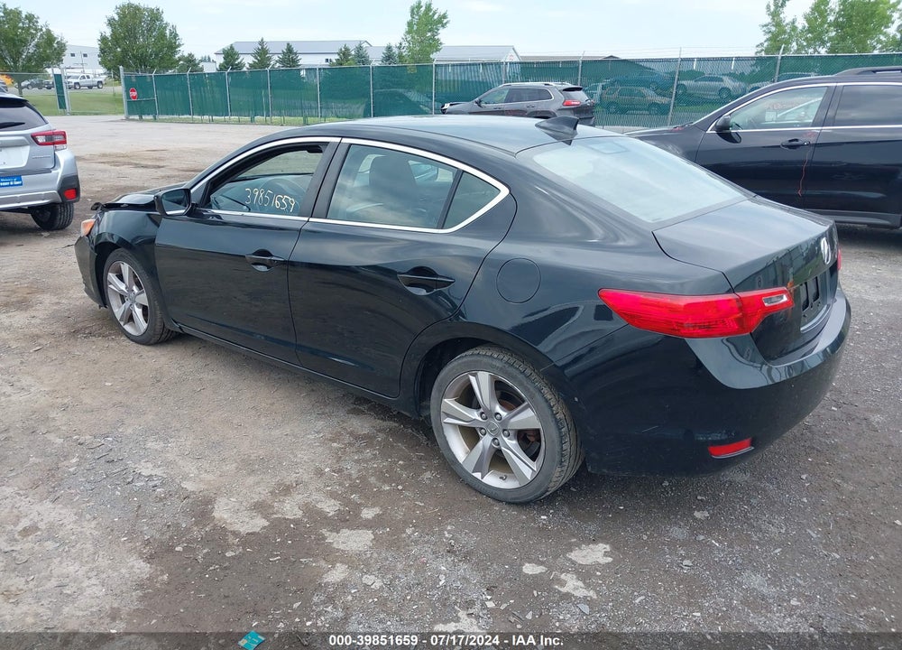 2013 ACURA ILX 2.4L VIN: 19VDE2E53DE000695