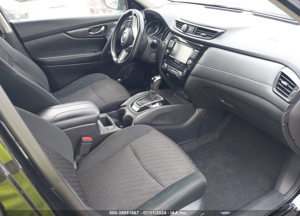2018 NISSAN ROGUE SV VIN: 5N1AT2MT0JC796675