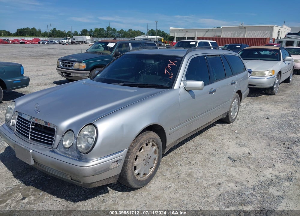 1999 MERCEDES-BENZ E 320 AWD VIN: WDBJH82F0XX014610