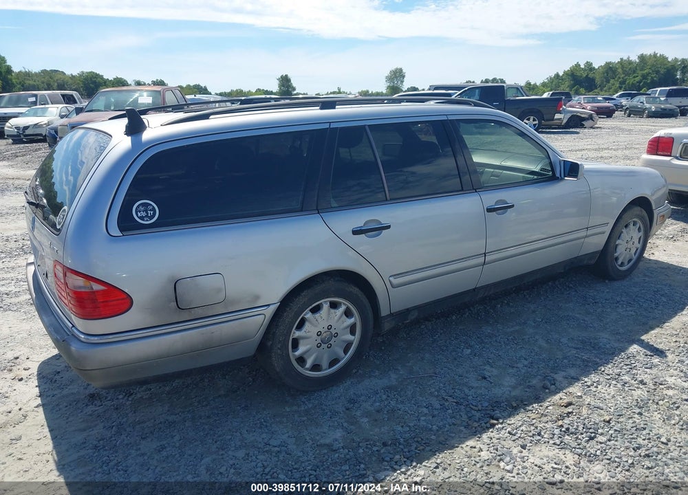 1999 MERCEDES-BENZ E 320 AWD VIN: WDBJH82F0XX014610