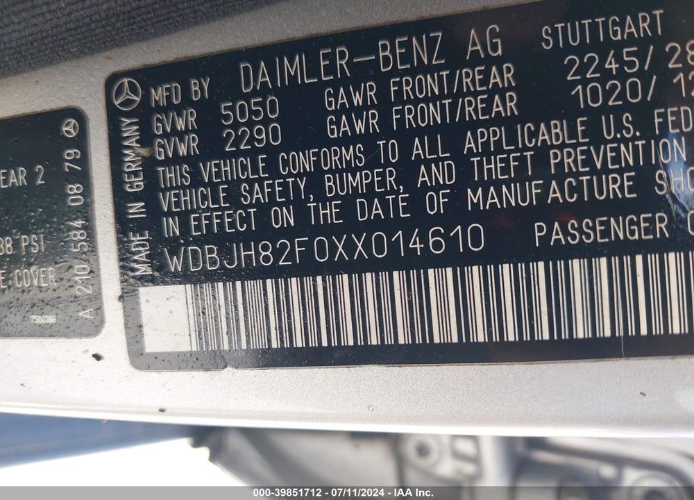 1999 MERCEDES-BENZ E 320 AWD VIN: WDBJH82F0XX014610