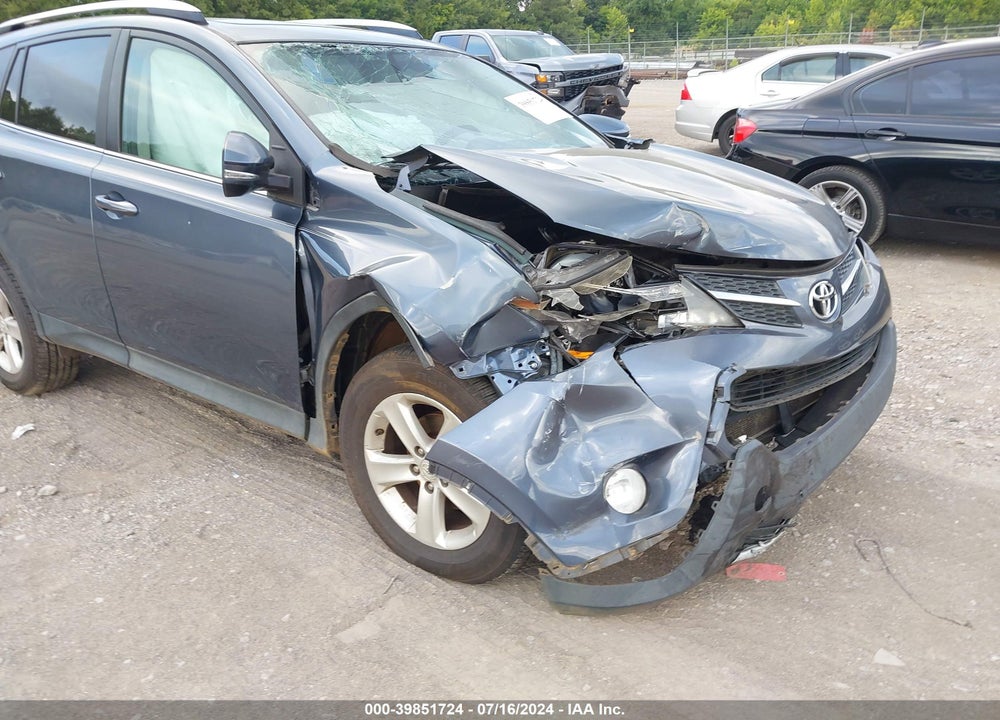 2014 TOYOTA RAV4 XLE VIN: 2T3RFREV7EW196438
