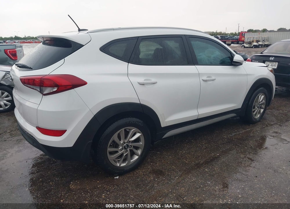 2017 HYUNDAI TUCSON SE VIN: KM8J33A43HU382359