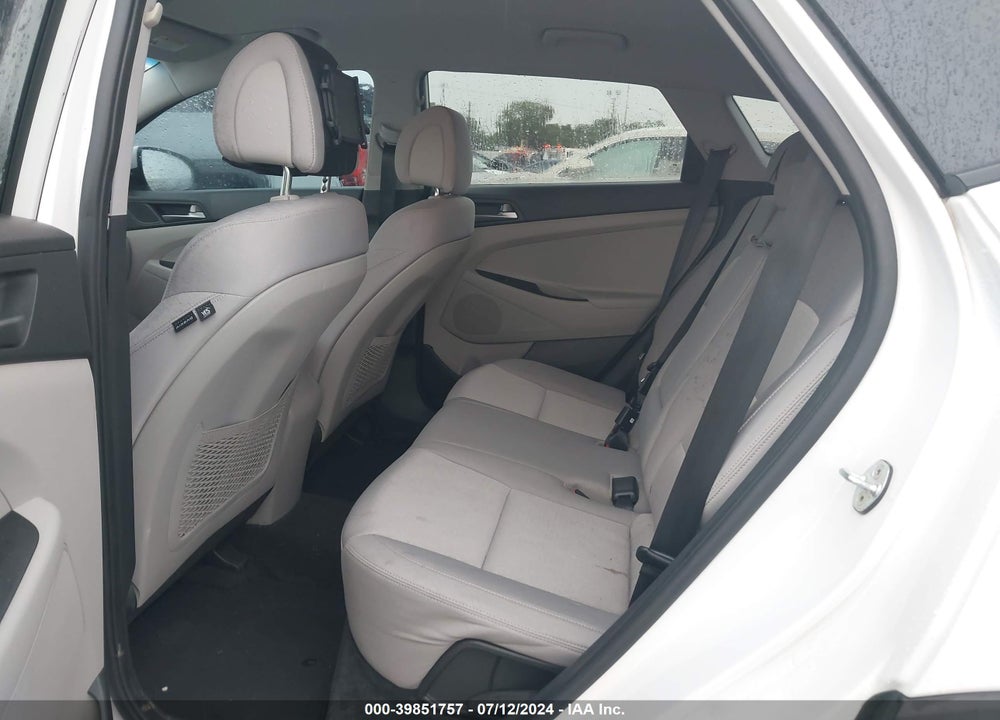 2017 HYUNDAI TUCSON SE VIN: KM8J33A43HU382359