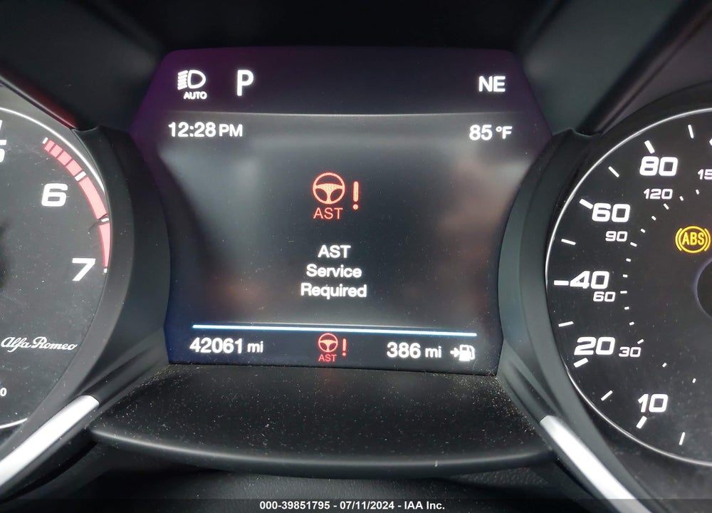 2018 ALFA ROMEO GIULIA TI RWD VIN: ZARFAECN9J7596655
