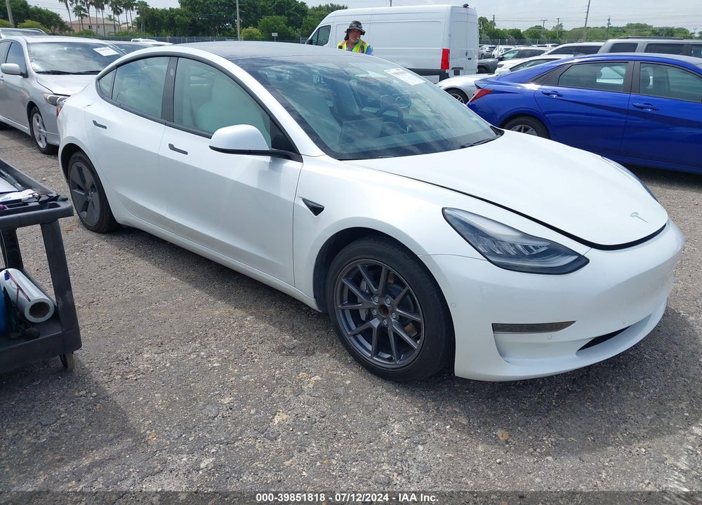 2021 TESLA MODEL 3 STANDARD RANGE PLUS REAR-WHEEL DRIVE VIN: 5YJ3E1EA2MF857403
