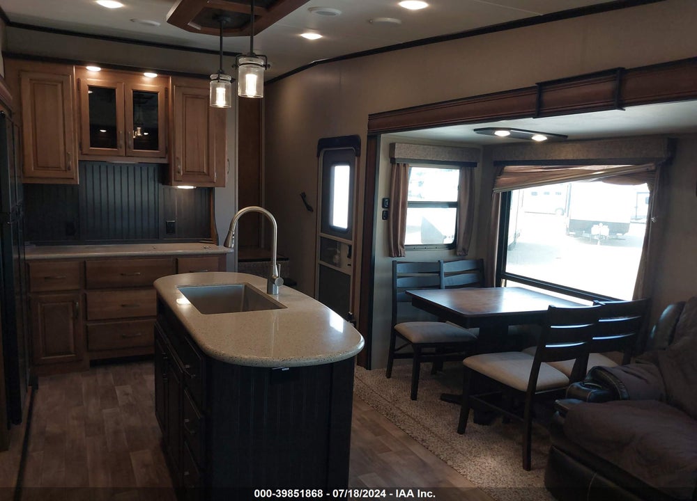 2017 GRAND DESIGN 337RLS VIN: 573FR3627H3312975