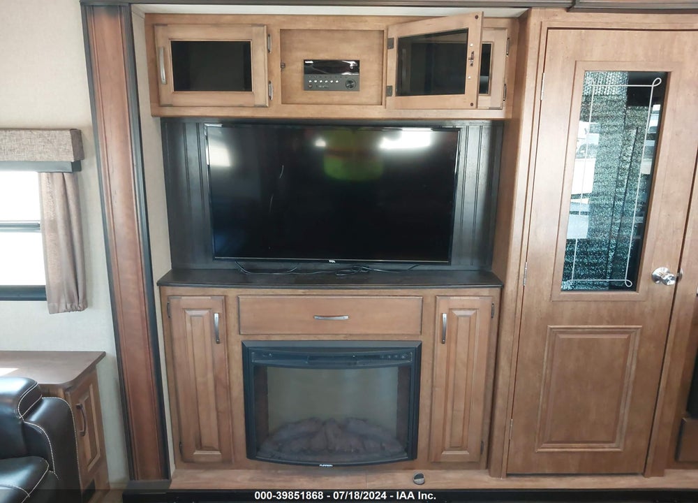 2017 GRAND DESIGN 337RLS VIN: 573FR3627H3312975
