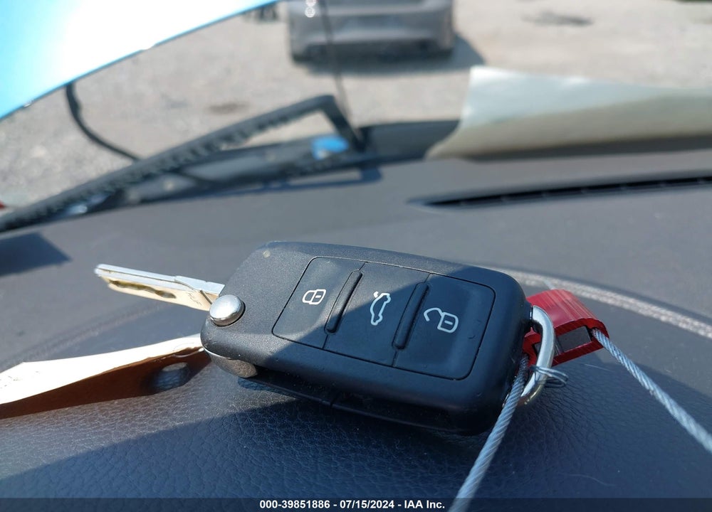 2017 VOLKSWAGEN TIGUAN 2.0T/2.0T S VIN: WVGBV7AX0HK010330