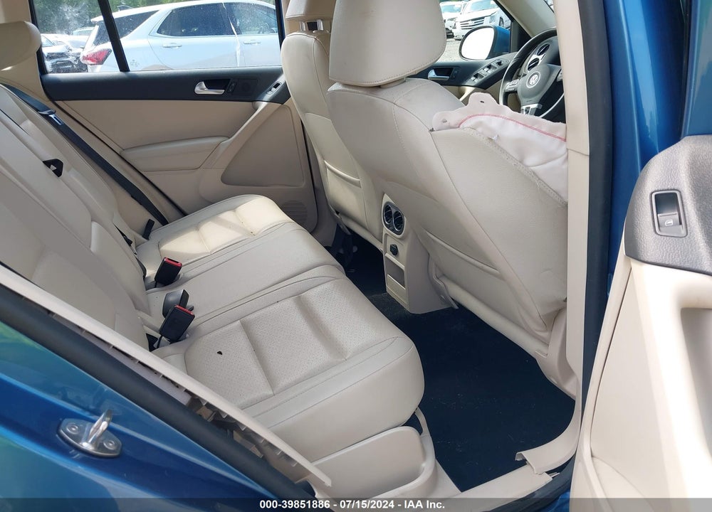 2017 VOLKSWAGEN TIGUAN 2.0T/2.0T S VIN: WVGBV7AX0HK010330