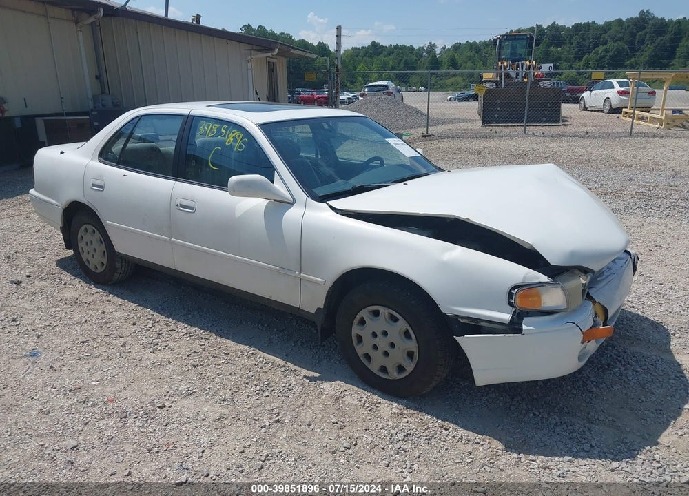 1995 TOYOTA CAMRY LE VIN: 4T1SK12EXSU511112