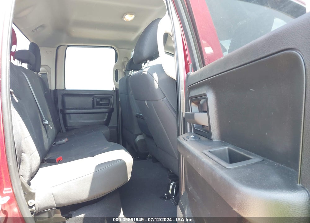 2019 RAM 1500 CLASSIC TRADESMAN QUAD CAB 4X2 6'4 BOX VIN: 1C6RR6FG8KS579564