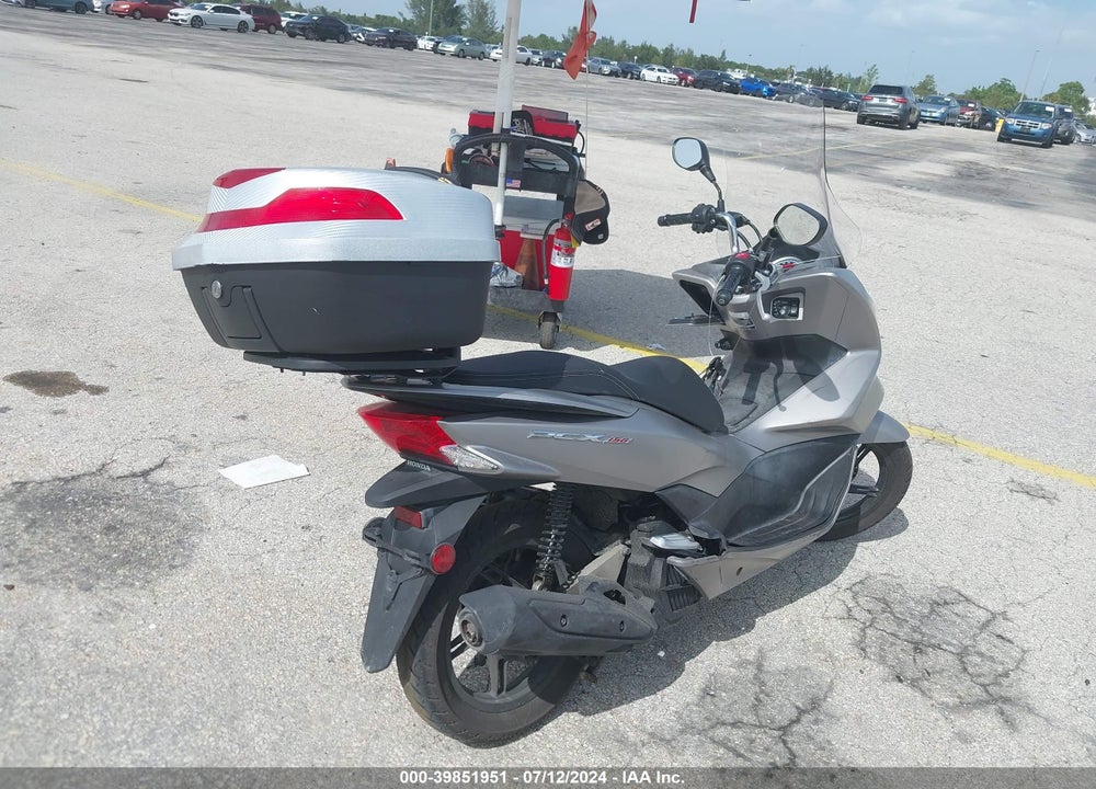 2016 HONDA PCX 150 VIN: RLHKF1800GY101035