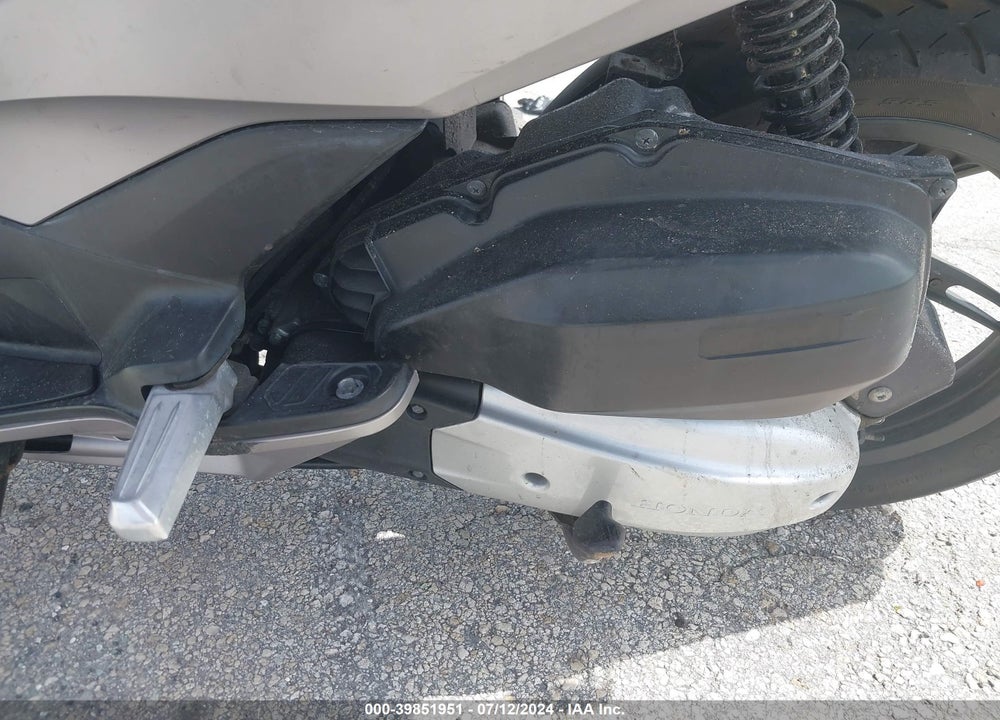 2016 HONDA PCX 150 VIN: RLHKF1800GY101035