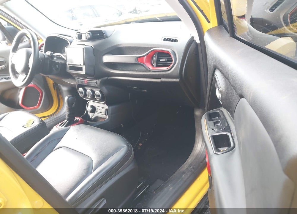 2015 JEEP RENEGADE TRAILHAWK VIN: ZACCJBCT2FPB95923