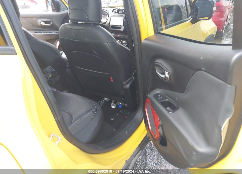 2015 JEEP RENEGADE TRAILHAWK VIN: ZACCJBCT2FPB95923