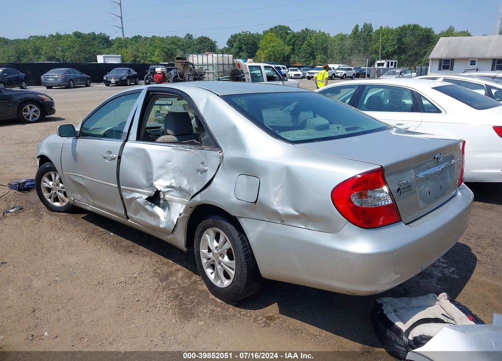 2004 TOYOTA CAMRY LE V6 VIN: 4T1BF32K44U581875