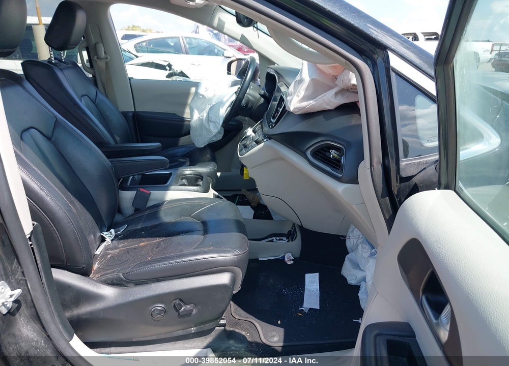 2018 CHRYSLER PACIFICA TOURING L PLUS VIN: 2C4RC1EG8JR257327