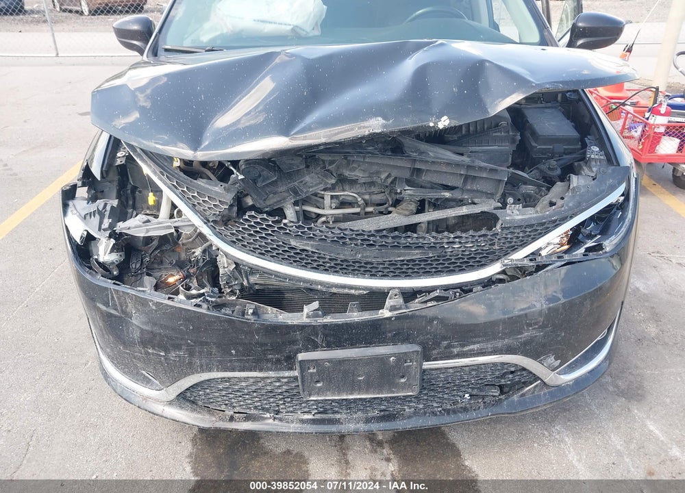 2018 CHRYSLER PACIFICA TOURING L PLUS VIN: 2C4RC1EG8JR257327
