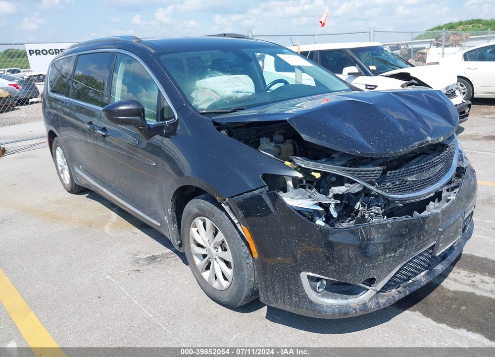 2018 CHRYSLER PACIFICA TOURING L PLUS VIN: 2C4RC1EG8JR257327