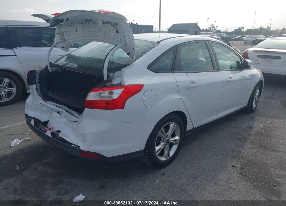 2014 FORD FOCUS SE VIN: 1FADP3F27EL198305