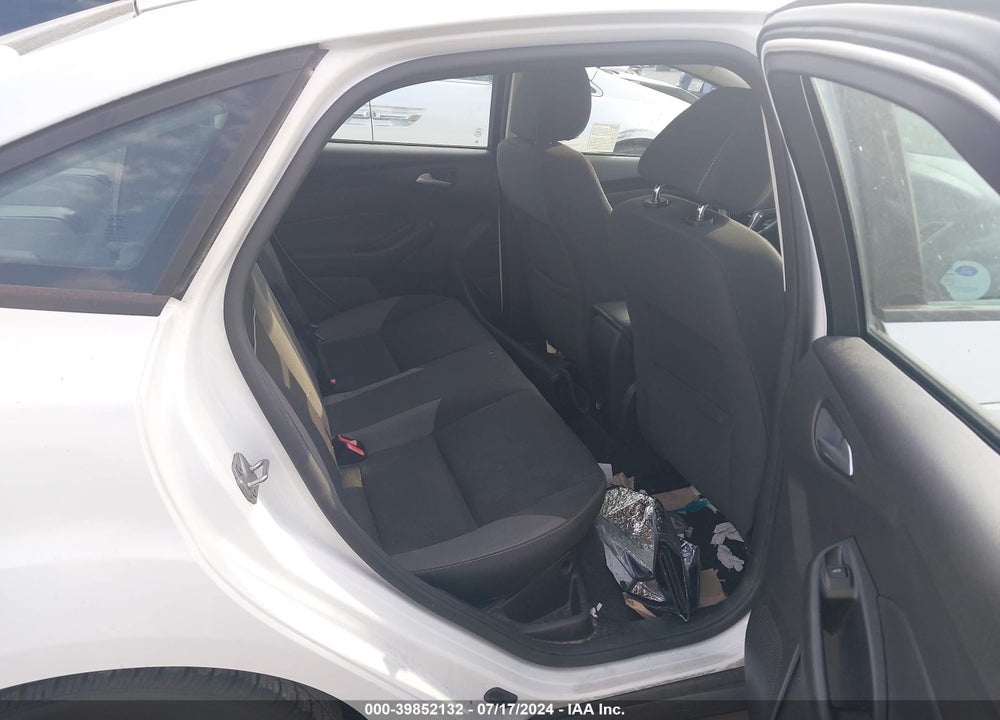 2014 FORD FOCUS SE VIN: 1FADP3F27EL198305