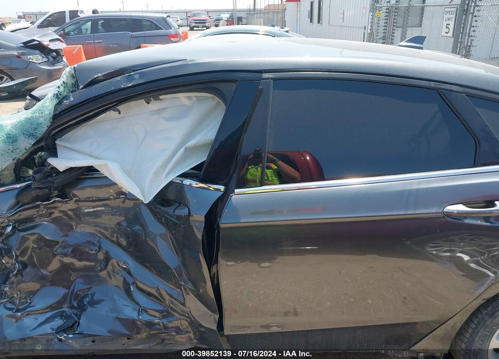 2019 FORD FUSION SE VIN: 3FA6P0HD6KR173205