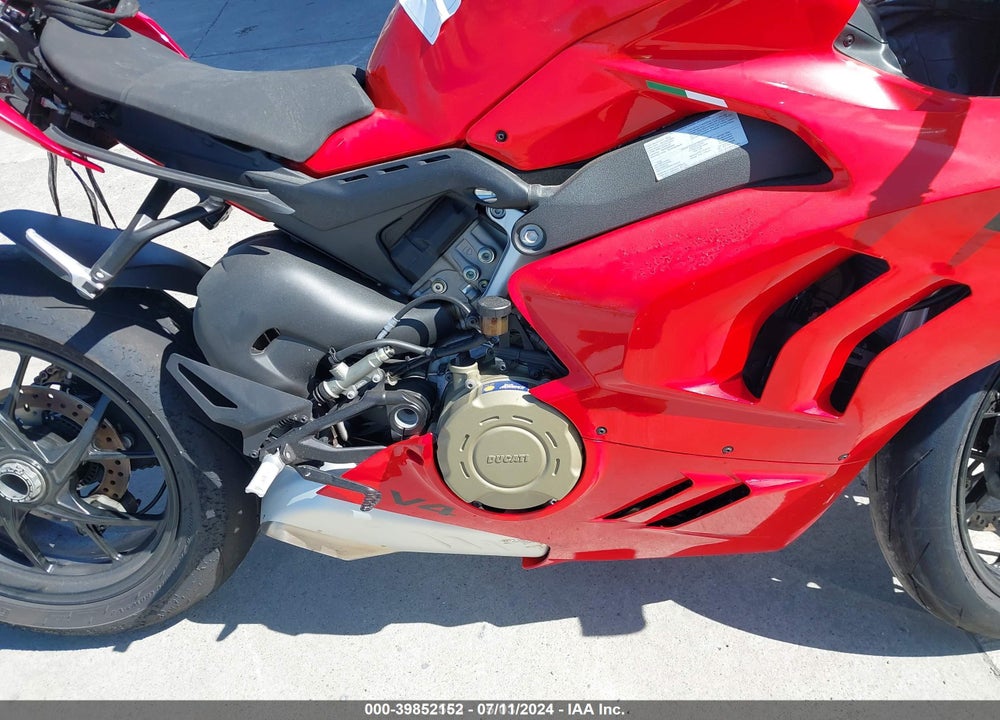 2023 DUCATI PANIGALE V4S VIN: ZDMDAGWW4PB006695
