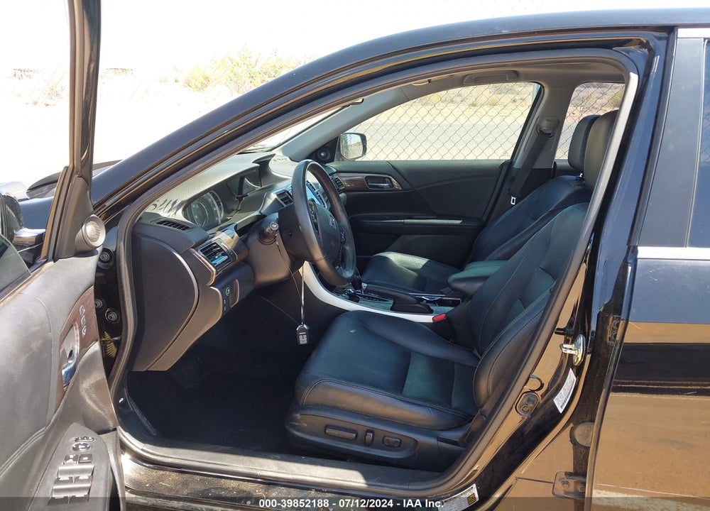 2017 HONDA ACCORD EX-L VIN: 1HGCR2F94HA161902