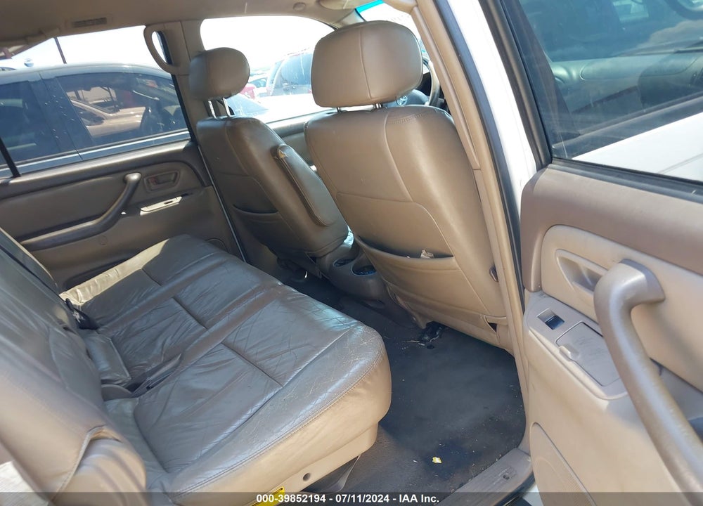 2004 TOYOTA SEQUOIA SR5 V8 VIN: 5TDZT34A74S228244