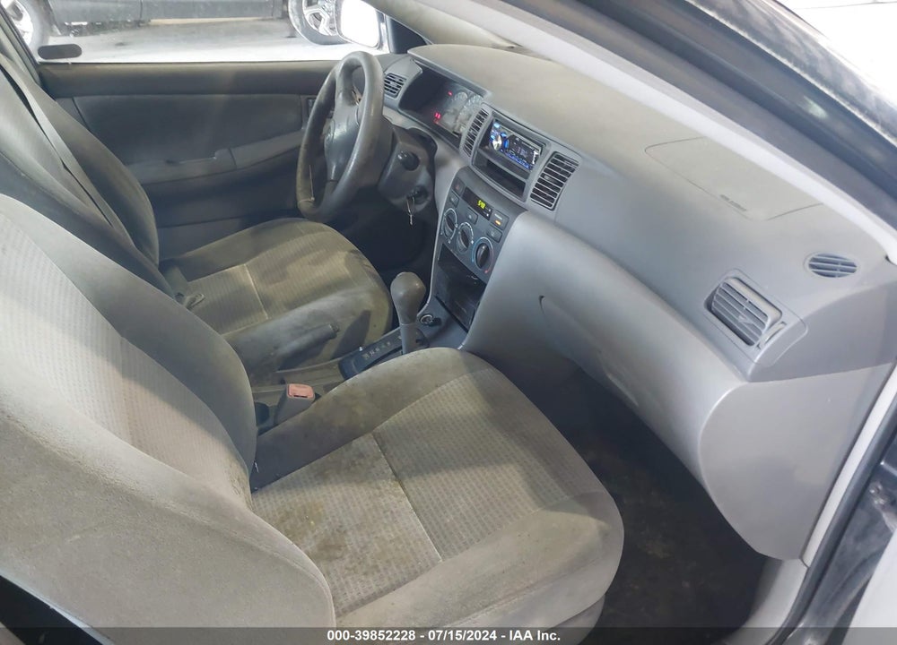 2005 TOYOTA COROLLA CE VIN: 2T1BR32E15C366068
