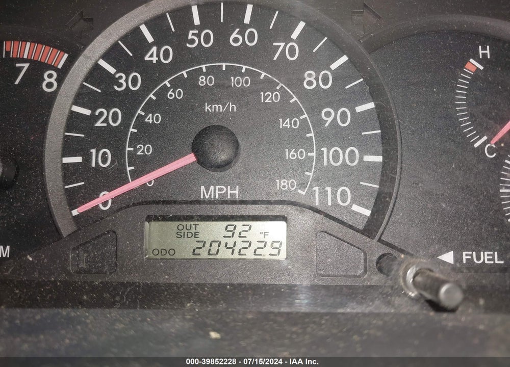 2005 TOYOTA COROLLA CE VIN: 2T1BR32E15C366068