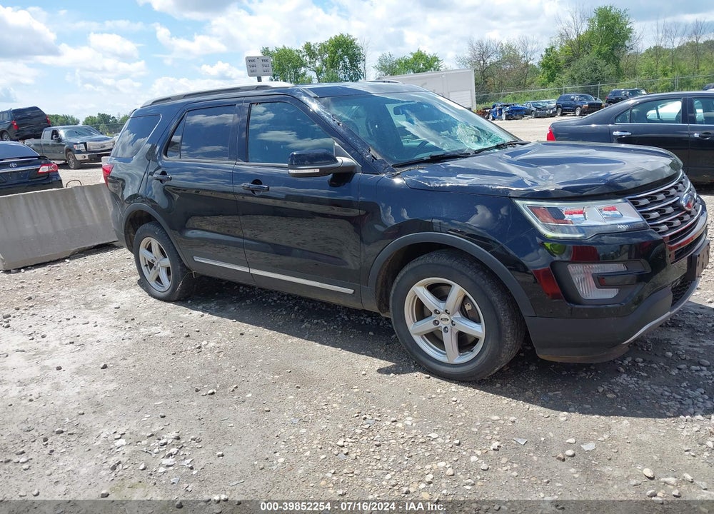 2017 FORD EXPLORER XLT VIN: 1FM5K8D88HGC34304